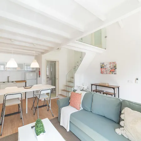 Elegant Duplex By Downtown - Sleeps 6