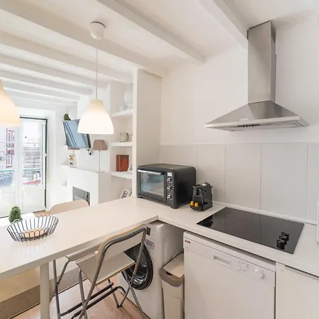 Elegant Duplex By Downtown - Sleeps 6 Apartment