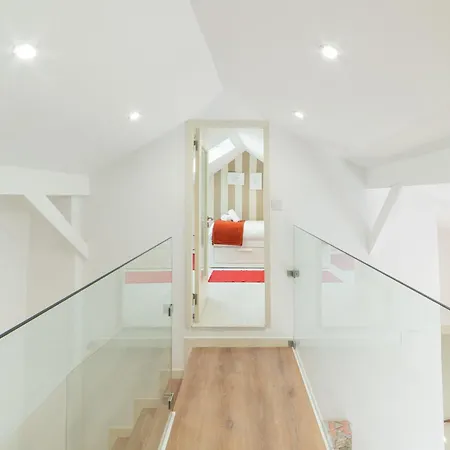 Lägenhet Elegant Duplex By Downtown - Sleeps 6 Lisboa