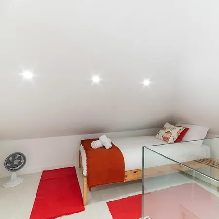 Elegant Duplex By Downtown - Sleeps 6 Apartment *